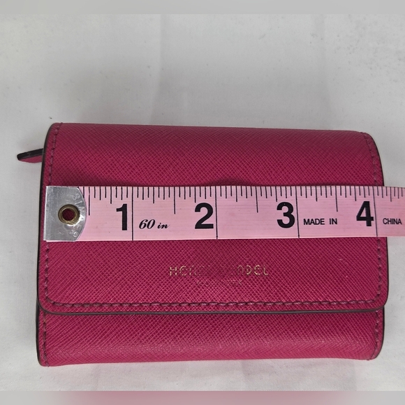 Henri Bendel Small Fuchsia Leather Wallet - Picture 9 of 10